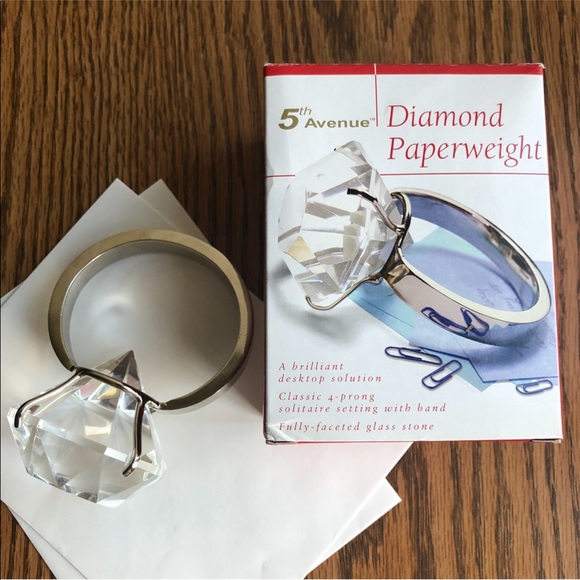 NIB 💍 Desk Paperweight - Diamond Ring (Glass) - Picture 9 of 15